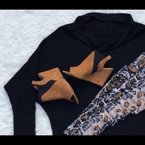 NWOT VINCE CAMUTO Suede Wedge Peeptoe Ankle Boot